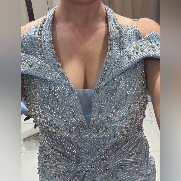 Elegant light Blue Beaded Evening Gown made in Turkey, NOT tarik ediz - Picture 2 of 6